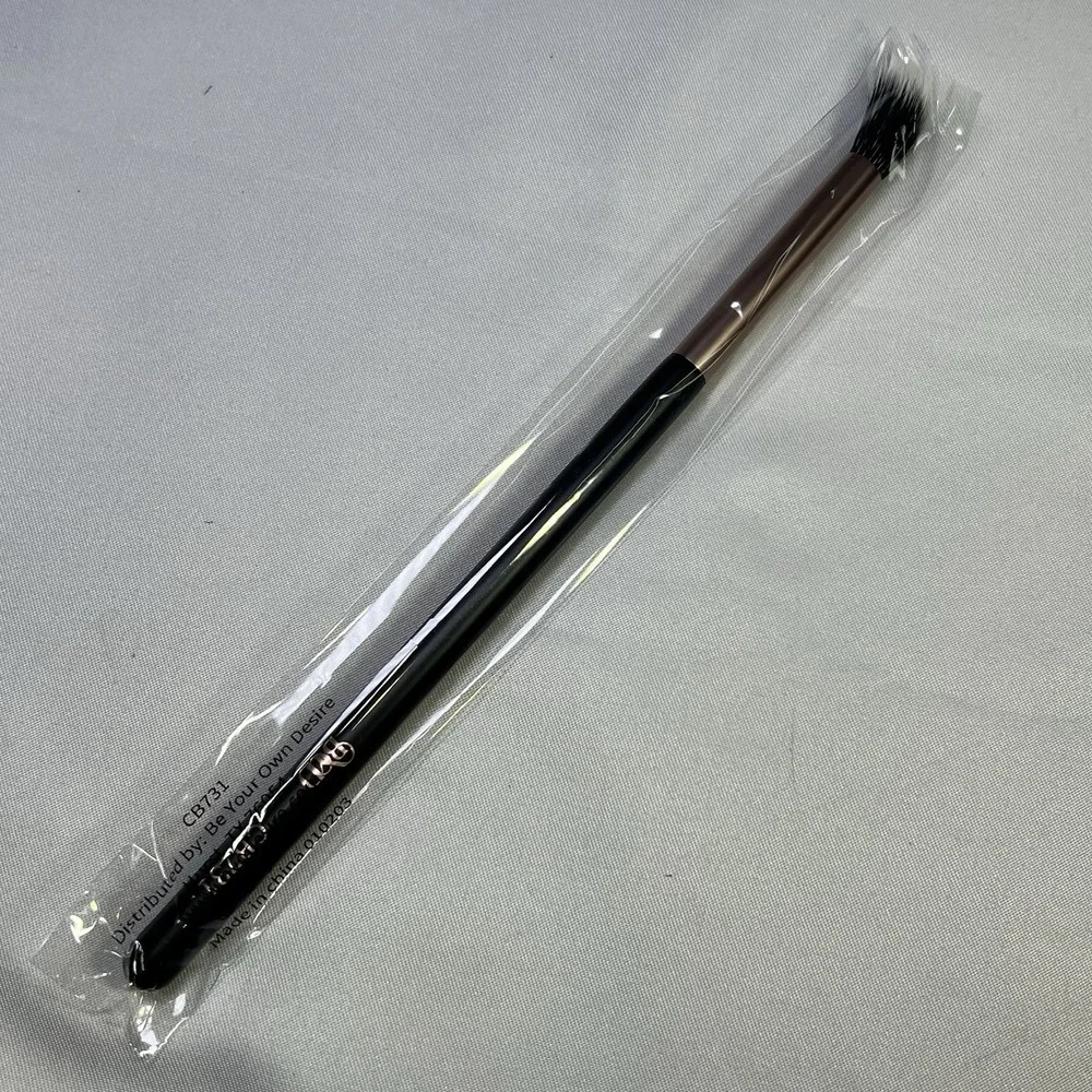 Be Your Own‎ Desire BYOD Buffing Concealer Makeup Brush Ipsy Full Size Product